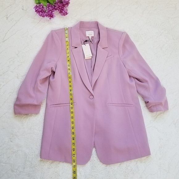 Cinq à Sept Khloe Ruched Sleeve Blazer in Warm Mauve - Picture 3 of 8